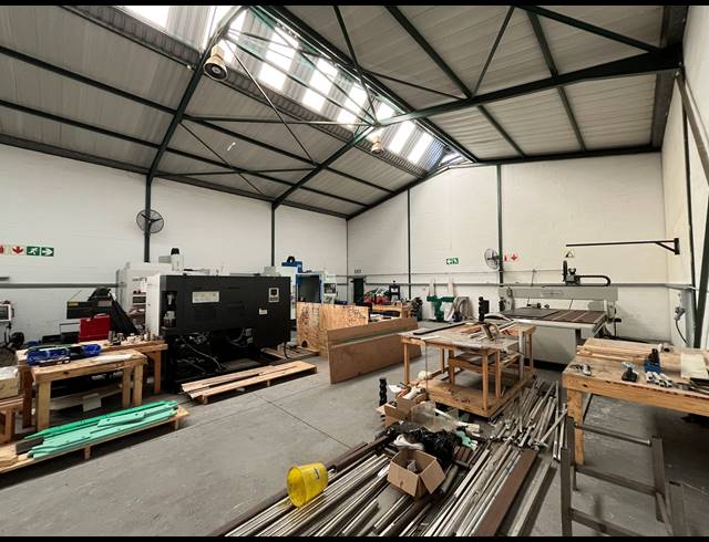 395M² WAREHOUSE TO LET IN KILLARNEY GARDENS